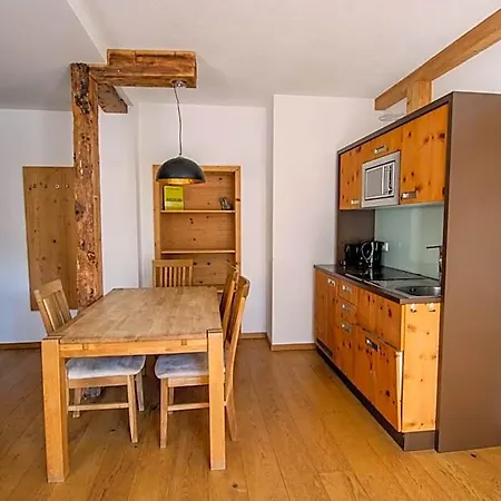 Apartment Post *